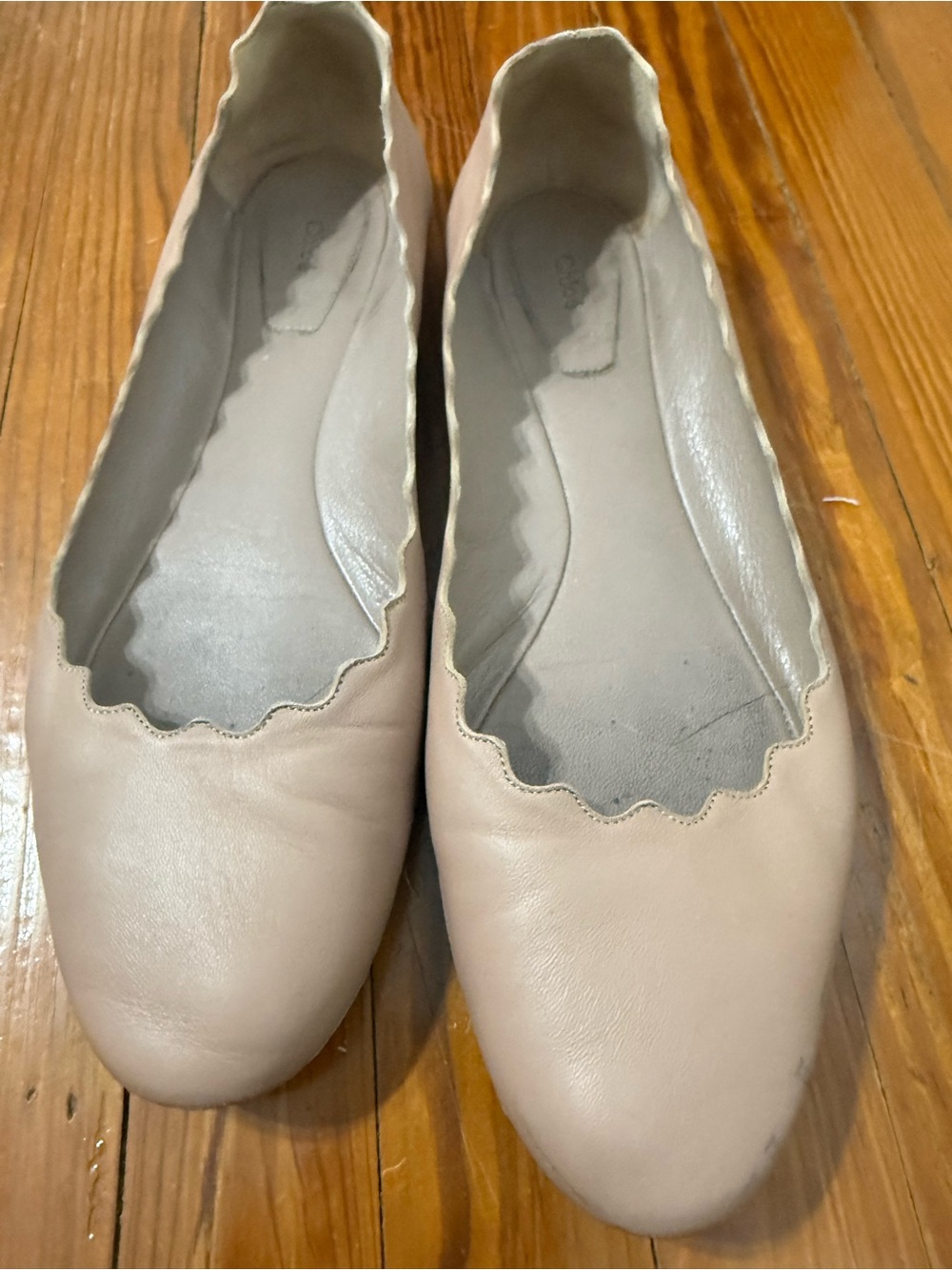 CHLOE Neutral Scalloped Leather Ballet Flats - Women